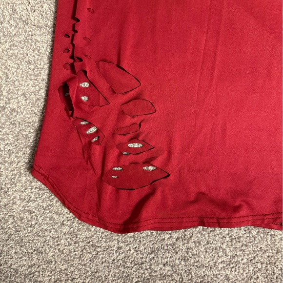 Women’s ripped up tee shirt - Picture 5 of 7